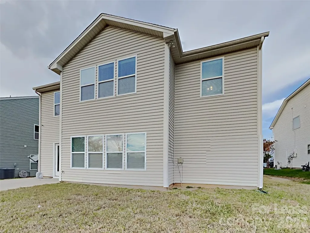 2718 Impatien Drive Charlotte NC 28215