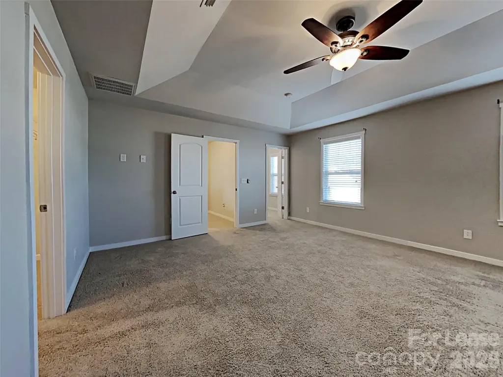 2718 Impatien Drive Charlotte NC 28215