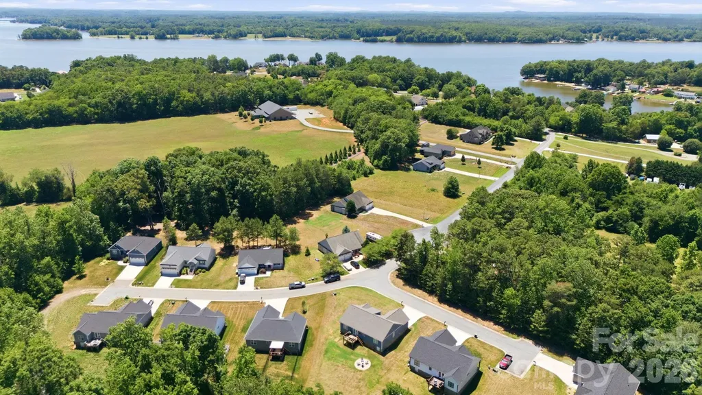 2100 Waterford Pointe Road Lexington NC 27292