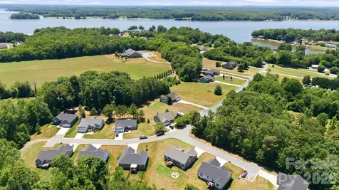 2100 Waterford Pointe Road Lexington NC 27292