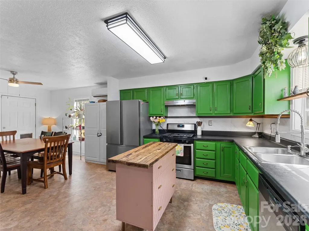 105 Big Bear Drive Pisgah Forest NC 28768