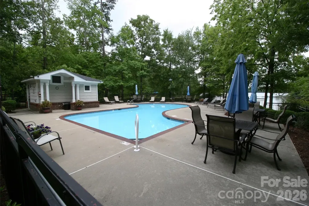 797 Peninsula Drive Davidson NC 28036