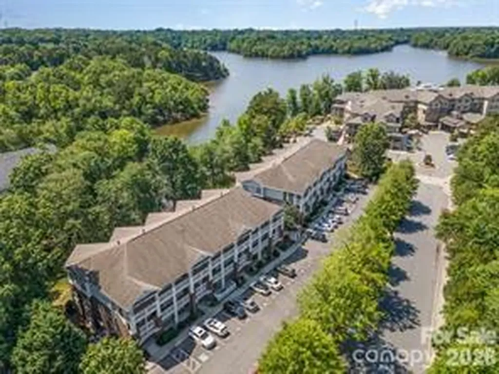797 Peninsula Drive Davidson NC 28036