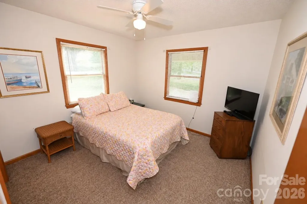 6203 Vandresser Point Hickory NC 28601