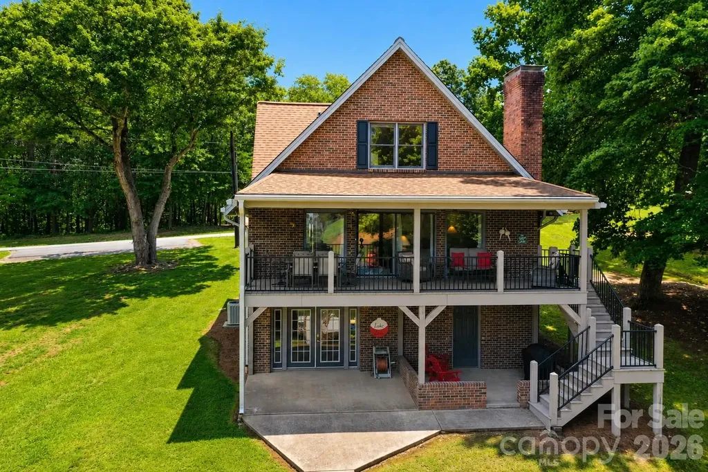 6203 Vandresser Point Hickory NC 28601