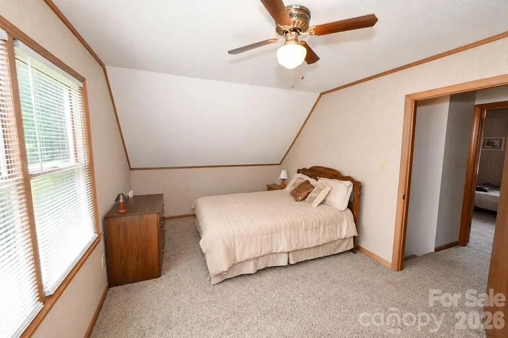 6203 Vandresser Point Hickory NC 28601