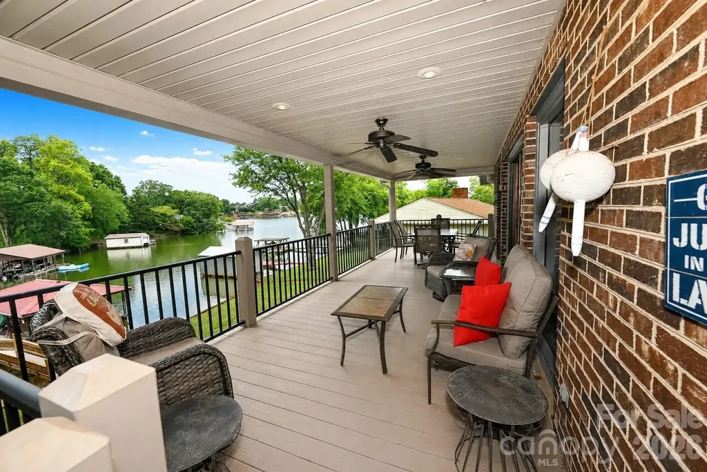 6203 Vandresser Point Hickory NC 28601
