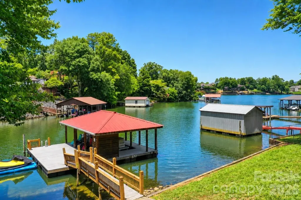 6203 Vandresser Point Hickory NC 28601