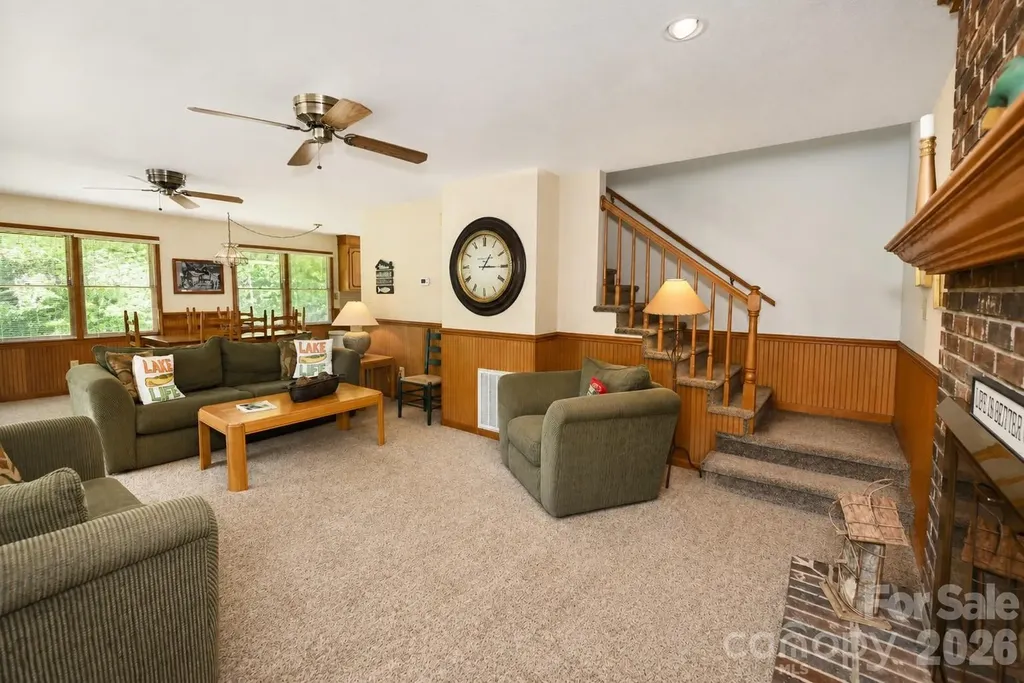 6203 Vandresser Point Hickory NC 28601