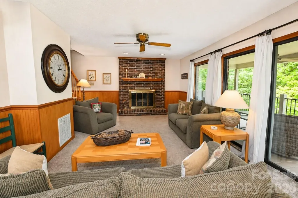 6203 Vandresser Point Hickory NC 28601