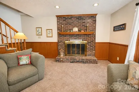 6203 Vandresser Point Hickory NC 28601