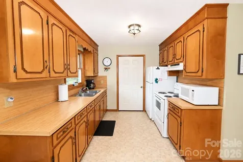 6203 Vandresser Point Hickory NC 28601