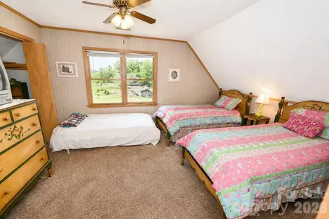 6203 Vandresser Point Hickory NC 28601