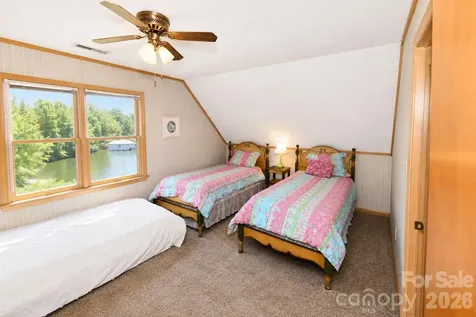 6203 Vandresser Point Hickory NC 28601