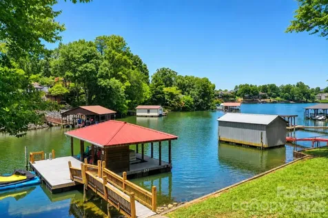 6203 Vandresser Point Hickory NC 28601