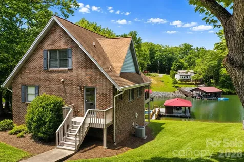6203 Vandresser Point Hickory NC 28601