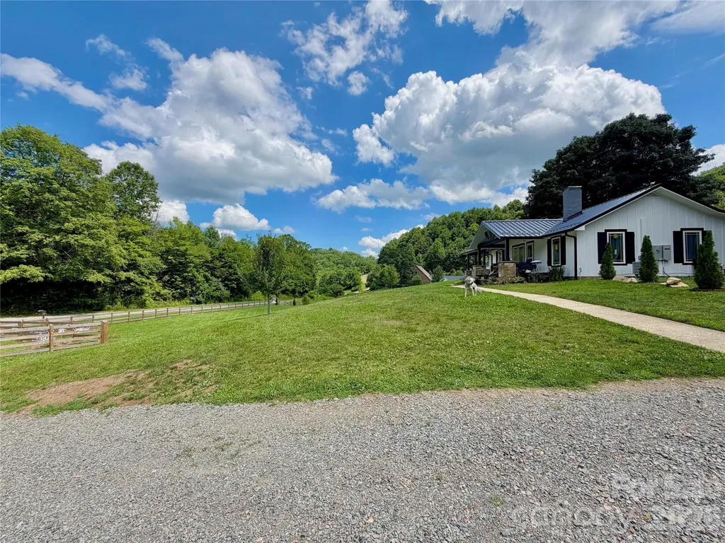 419 Fletcher Branch Road Vilas NC 28692