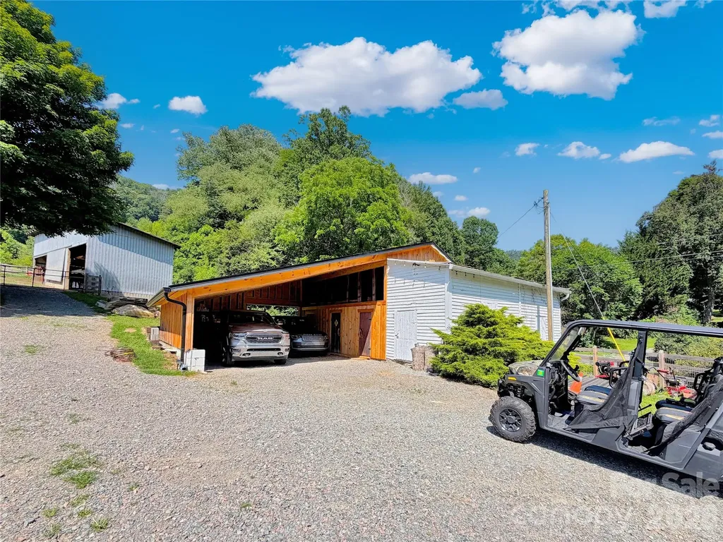 419 Fletcher Branch Road Vilas NC 28692