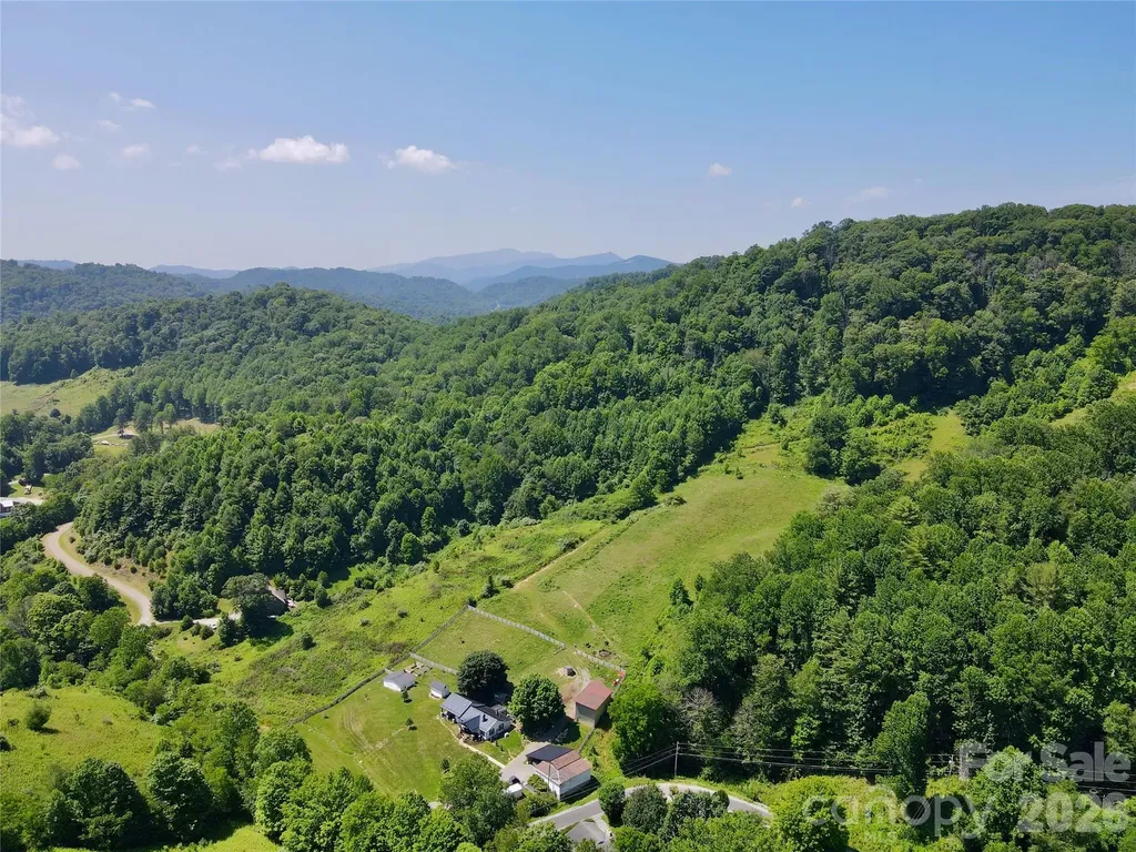 419 Fletcher Branch Road Vilas NC 28692