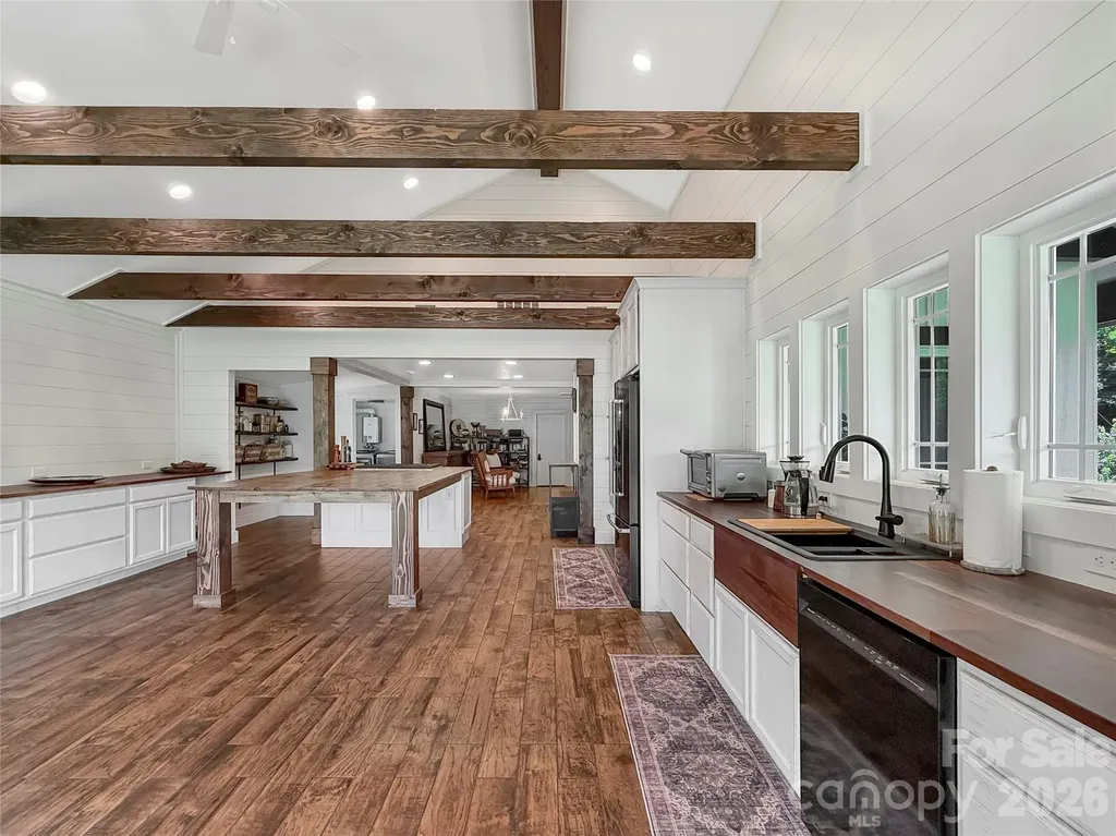 419 Fletcher Branch Road Vilas NC 28692