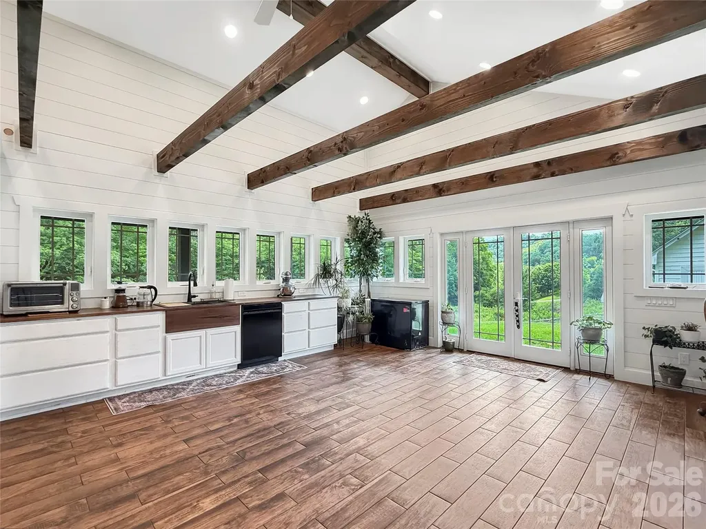 419 Fletcher Branch Road Vilas NC 28692