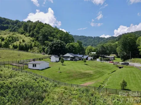 419 Fletcher Branch Road Vilas NC 28692