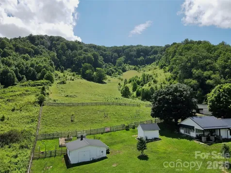 419 Fletcher Branch Road Vilas NC 28692