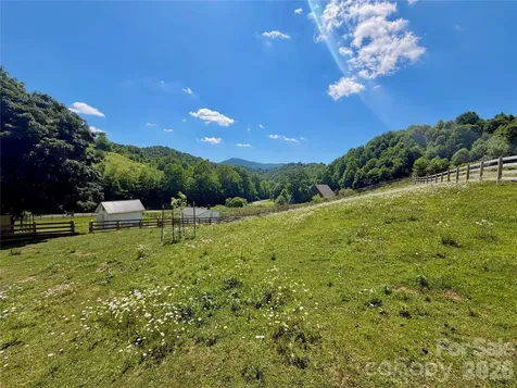 419 Fletcher Branch Road Vilas NC 28692