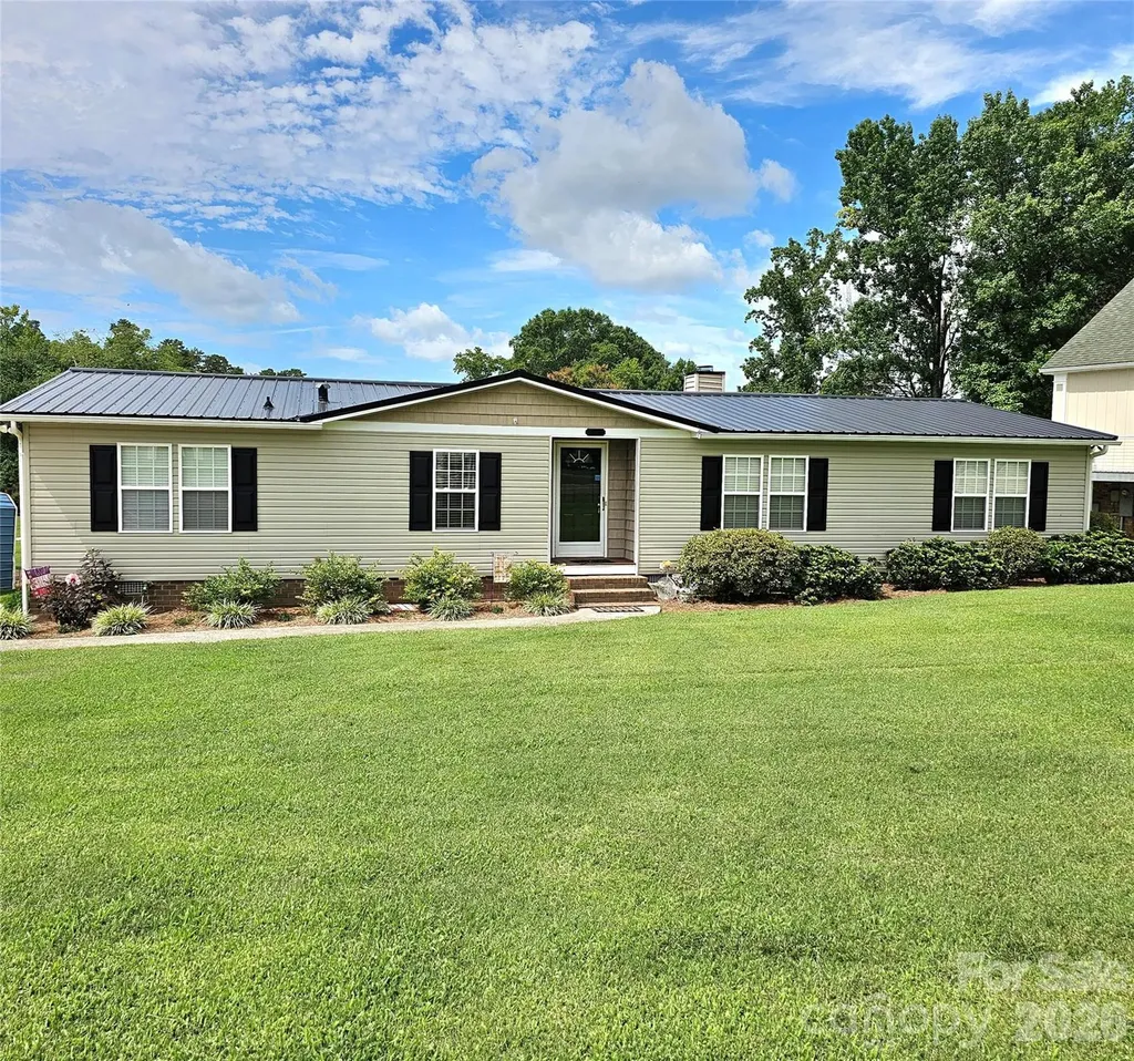 734 Pinehaven Drive New London NC 28127