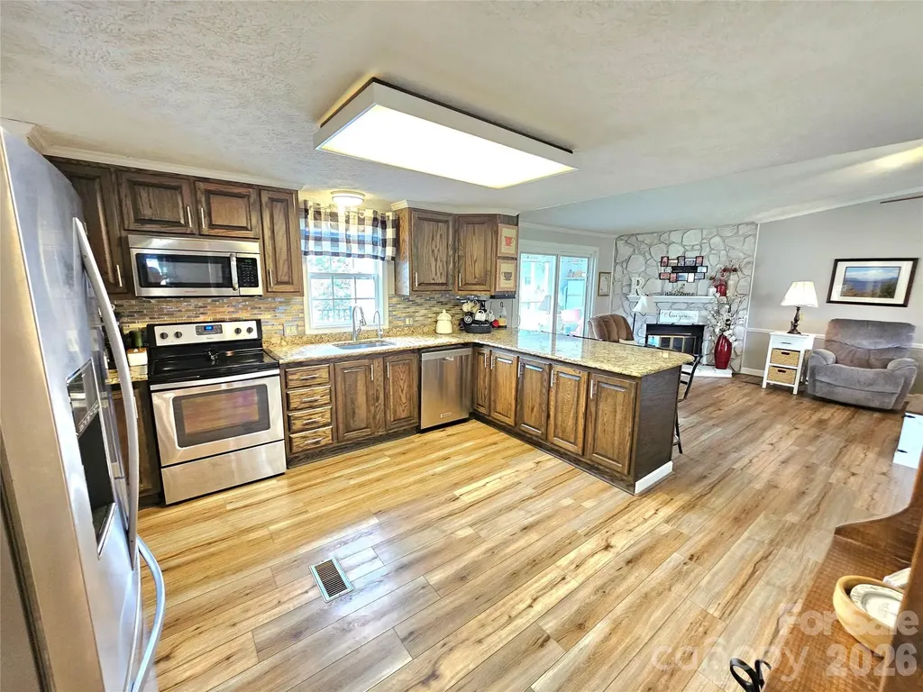 734 Pinehaven Drive New London NC 28127