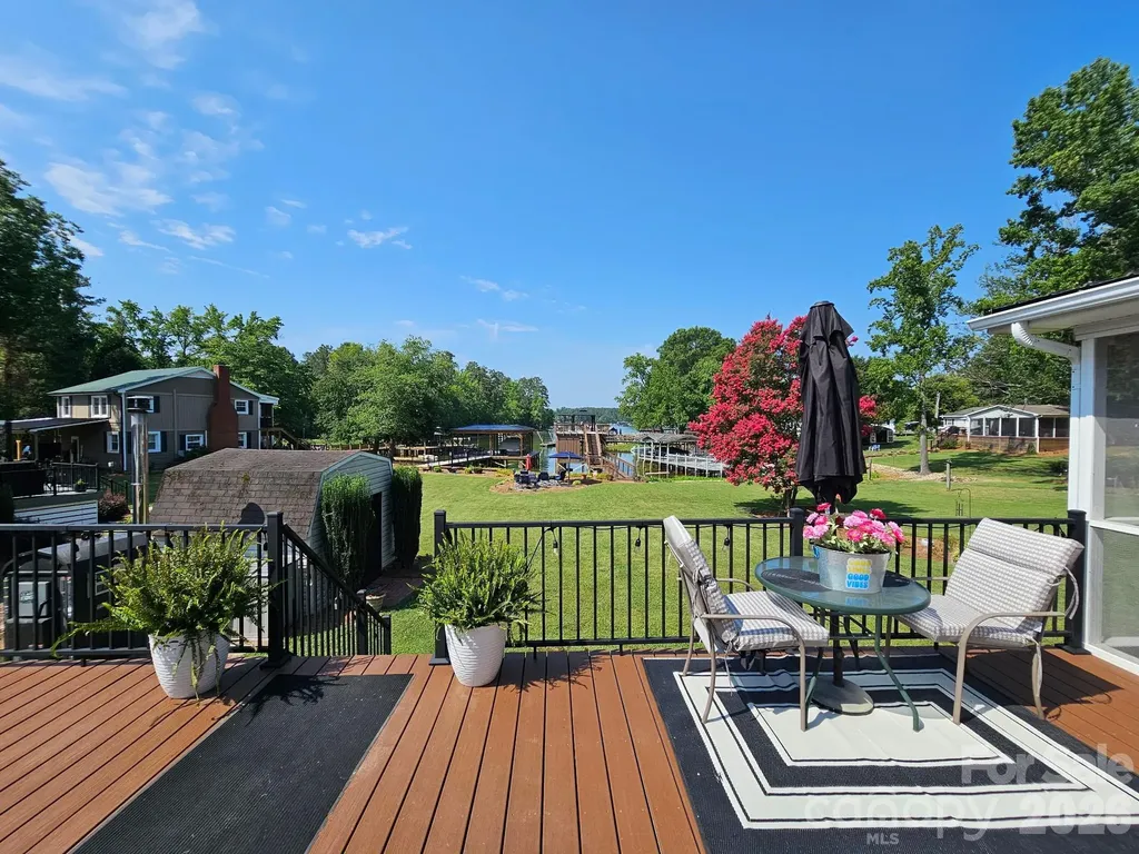 734 Pinehaven Drive New London NC 28127