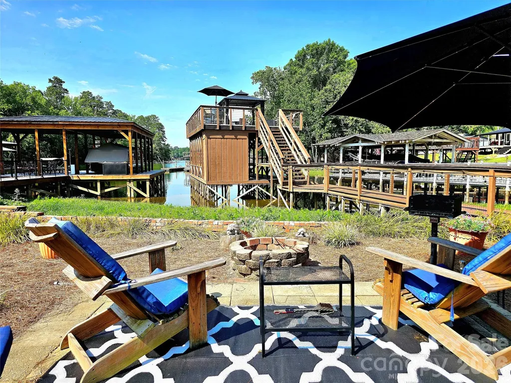734 Pinehaven Drive New London NC 28127