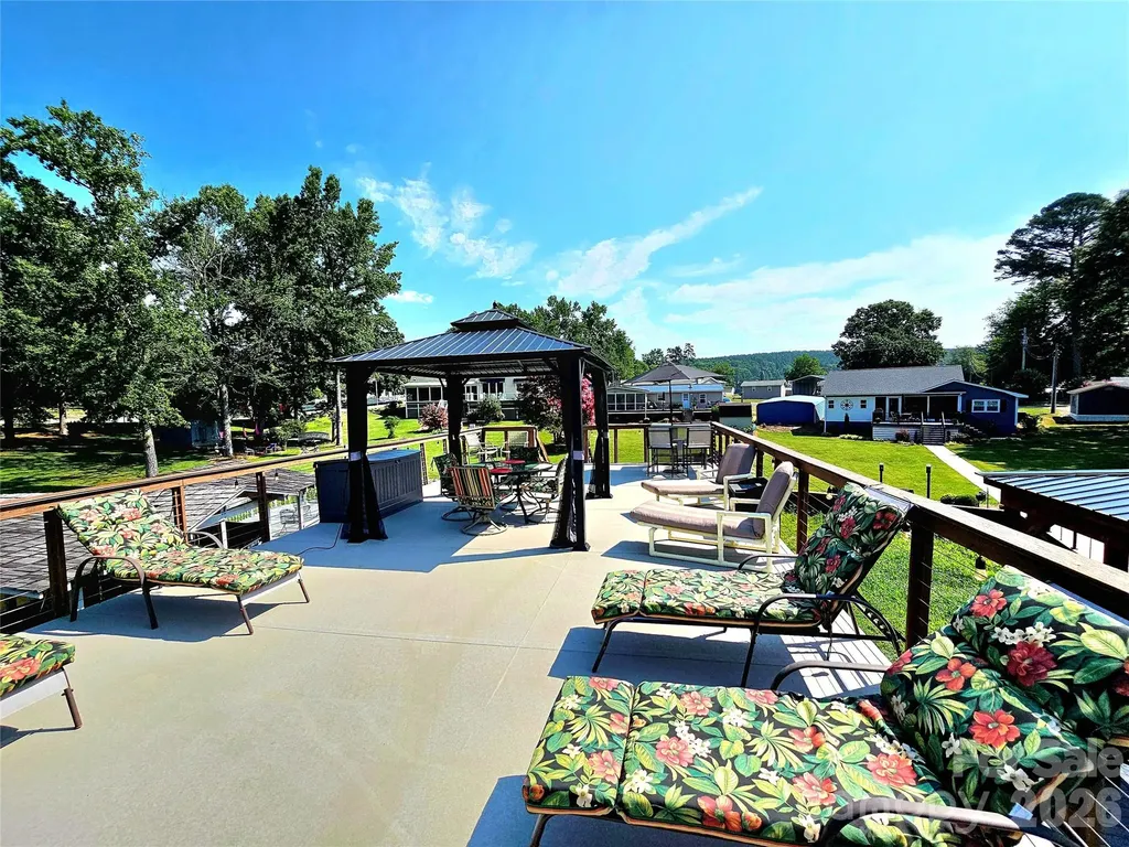 734 Pinehaven Drive New London NC 28127