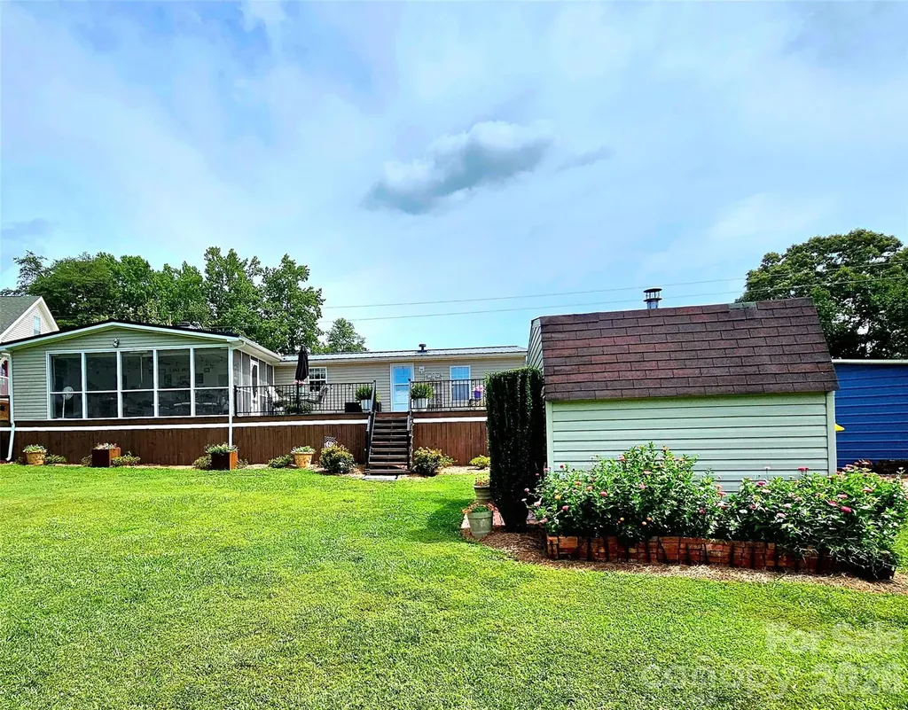 734 Pinehaven Drive New London NC 28127