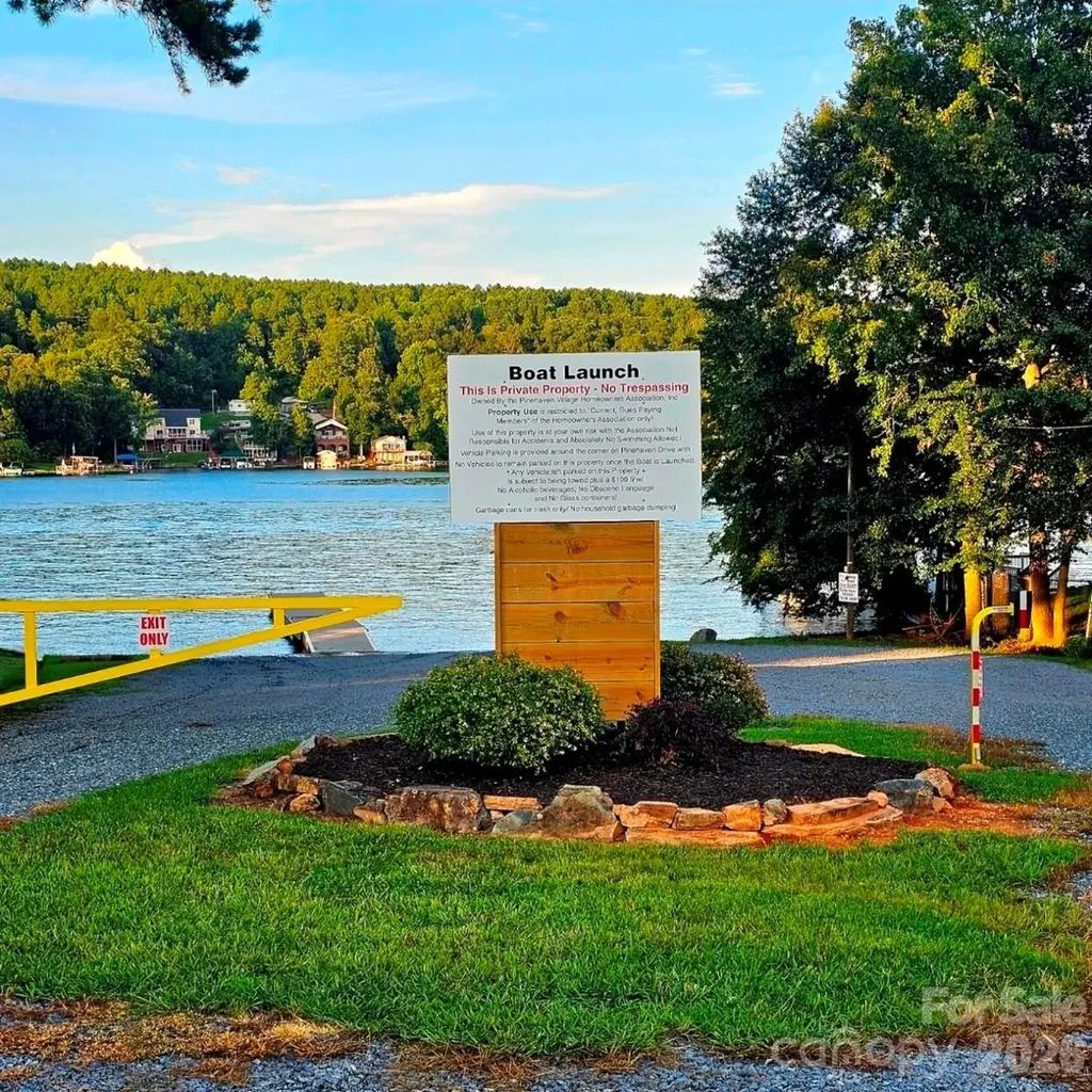 734 Pinehaven Drive New London NC 28127
