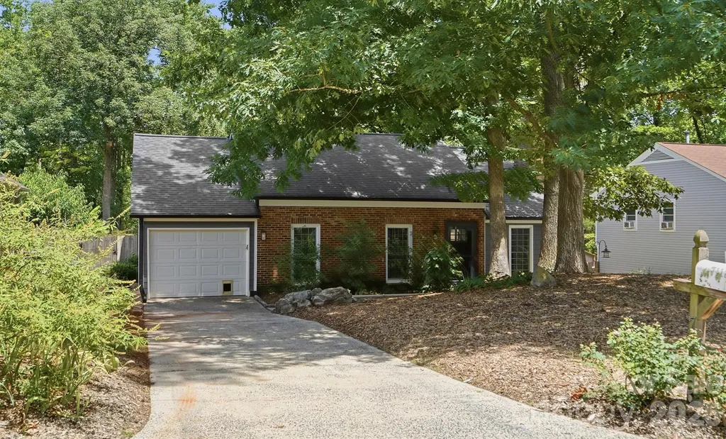 7112 Walterboro Road Charlotte NC 28227