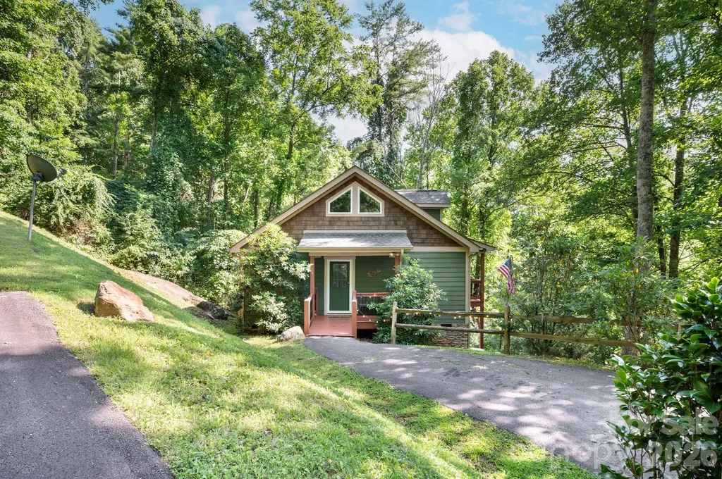 15 Happy Crow Lane Asheville NC 28805