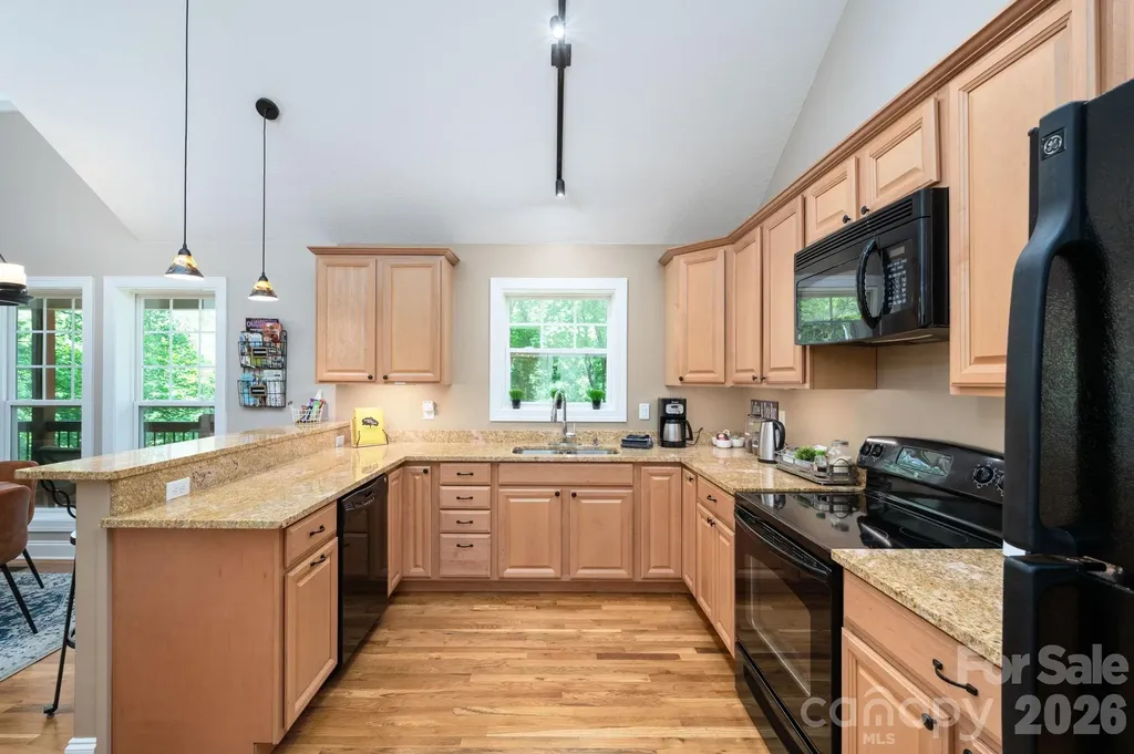 15 Happy Crow Lane Asheville NC 28805