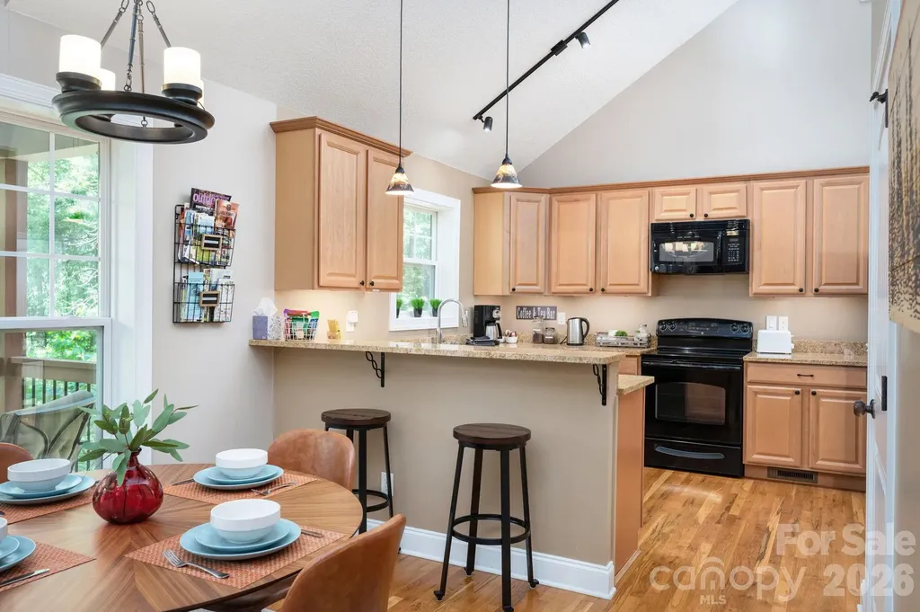 15 Happy Crow Lane Asheville NC 28805
