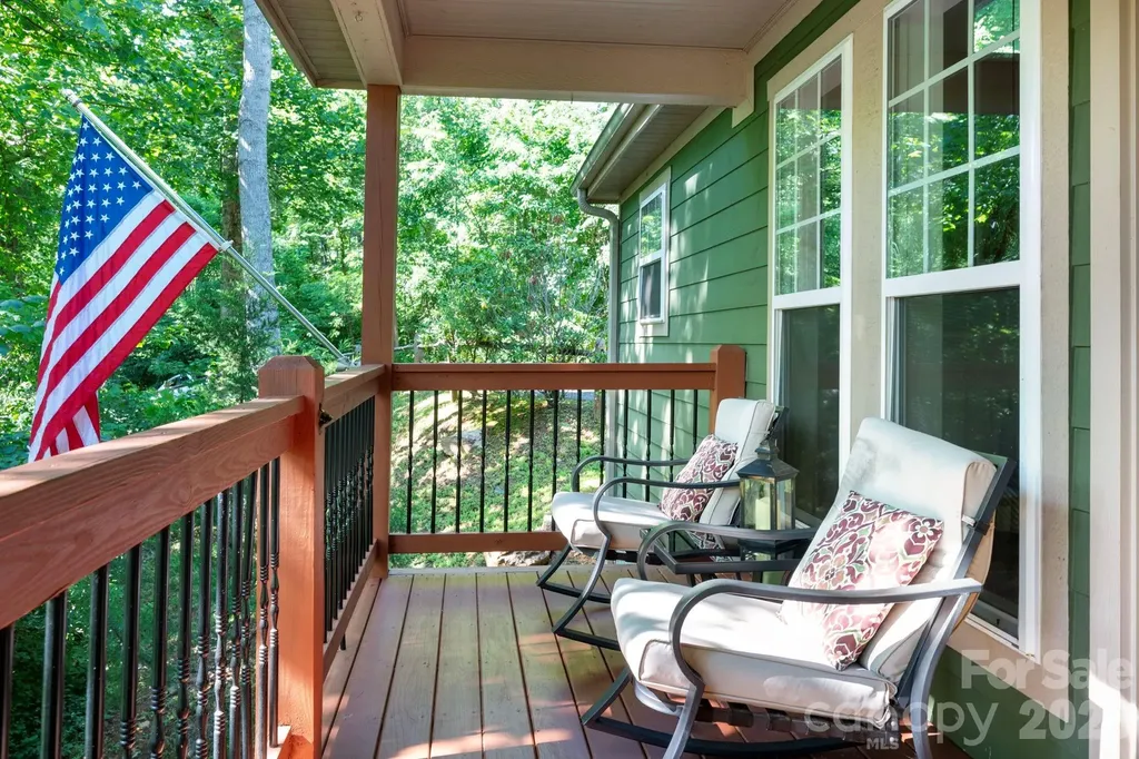 15 Happy Crow Lane Asheville NC 28805