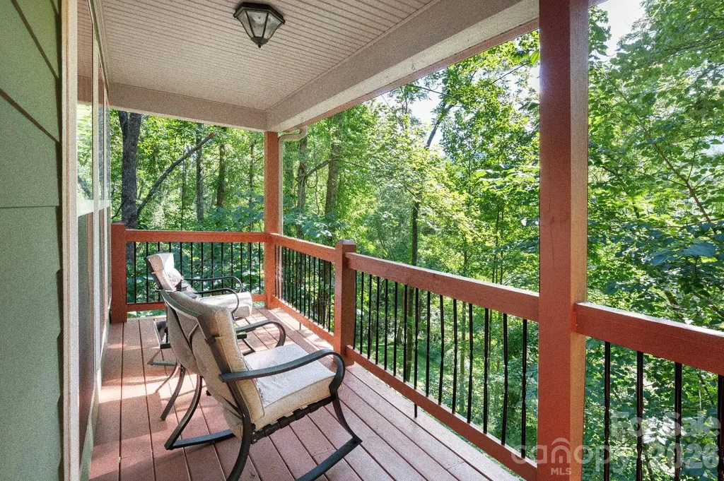 15 Happy Crow Lane Asheville NC 28805