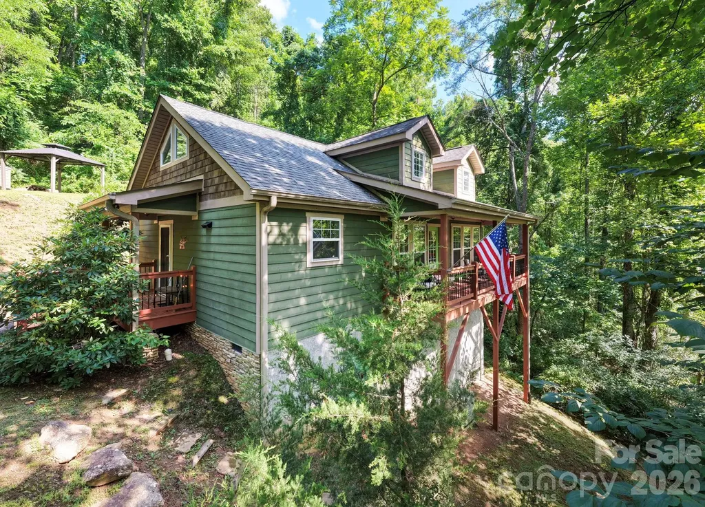 15 Happy Crow Lane Asheville NC 28805