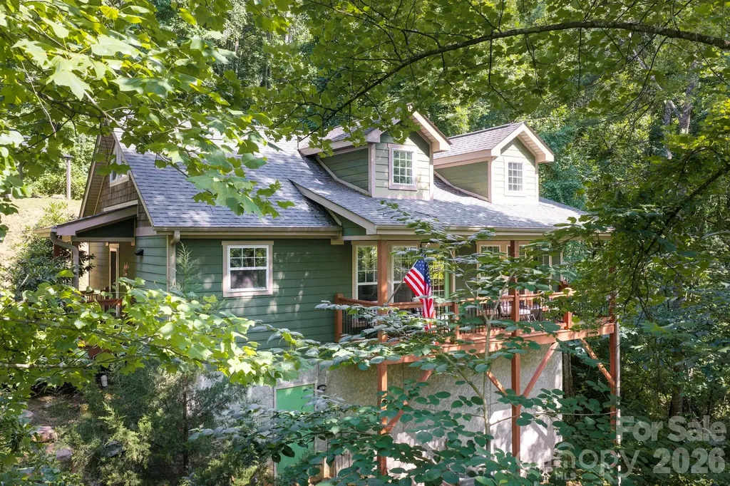 15 Happy Crow Lane Asheville NC 28805