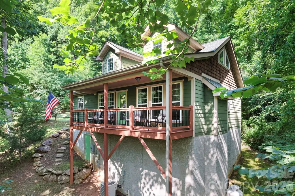 15 Happy Crow Lane Asheville NC 28805