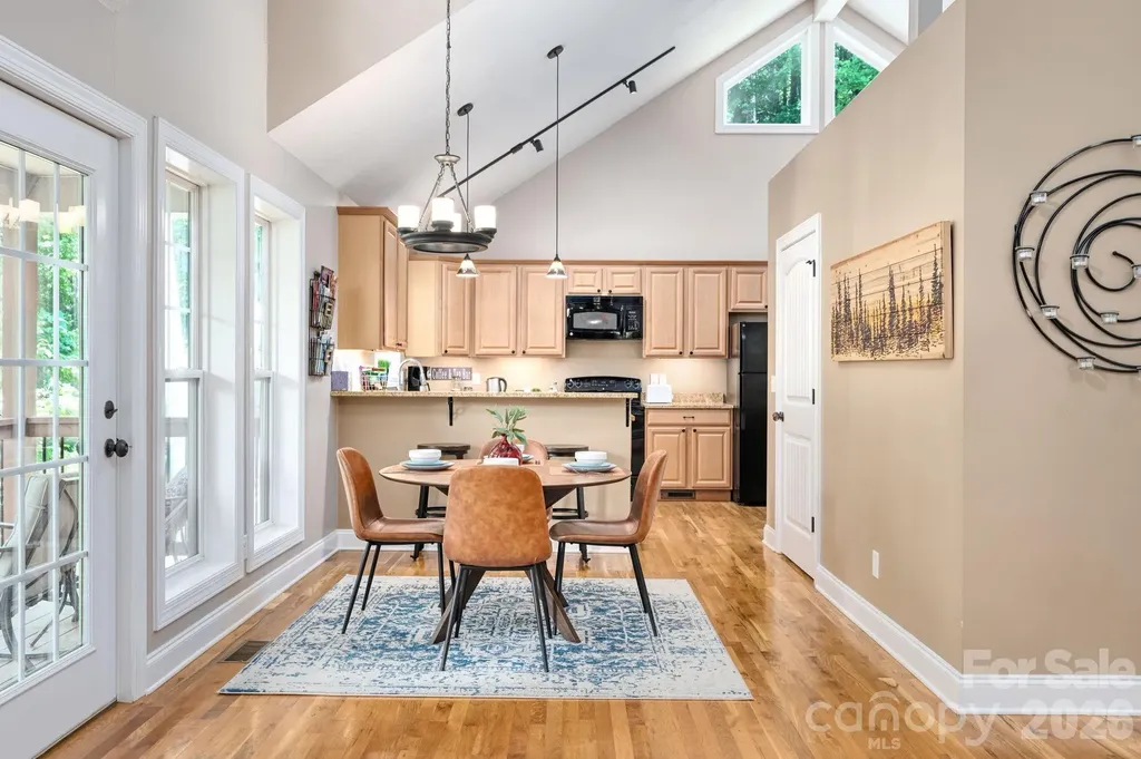 15 Happy Crow Lane Asheville NC 28805