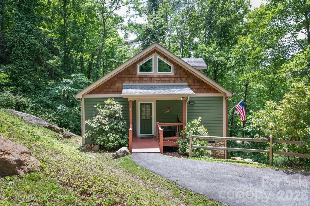 15 Happy Crow Lane Asheville NC 28805