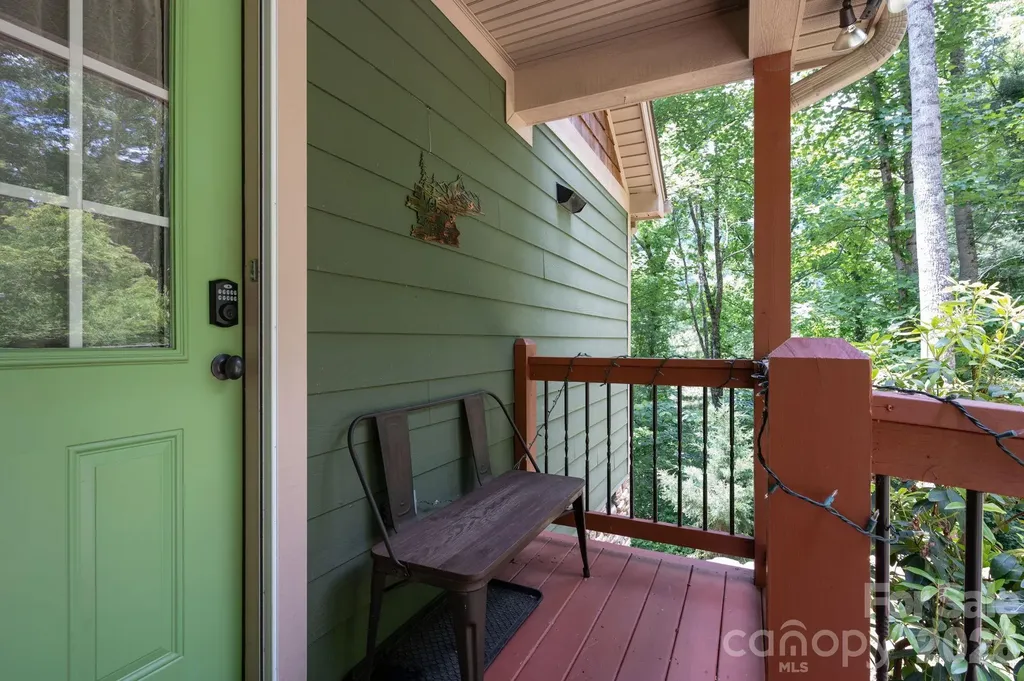 15 Happy Crow Lane Asheville NC 28805
