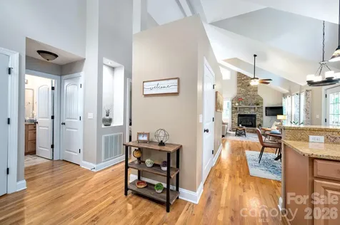 15 Happy Crow Lane Asheville NC 28805