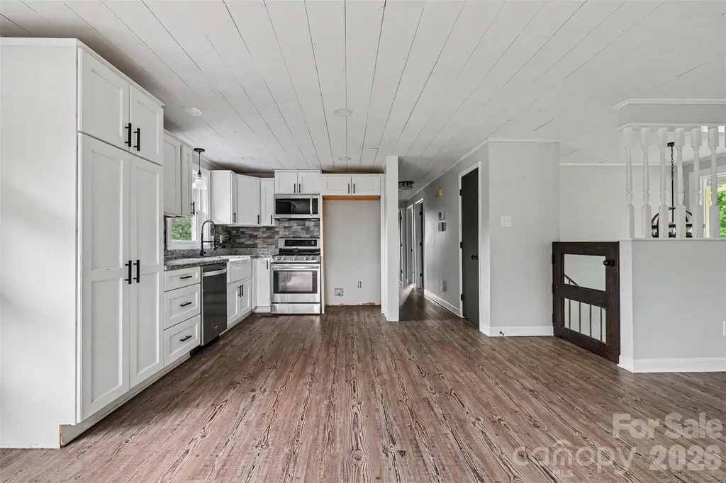 2310 24th Avenue NE Hickory NC 28601