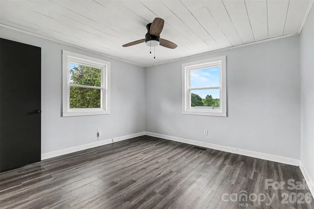 2310 24th Avenue NE Hickory NC 28601